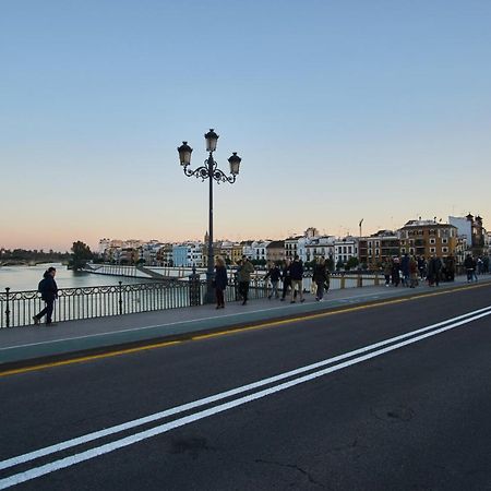 Betis Deluxe Riverside Севилья Экстерьер фото